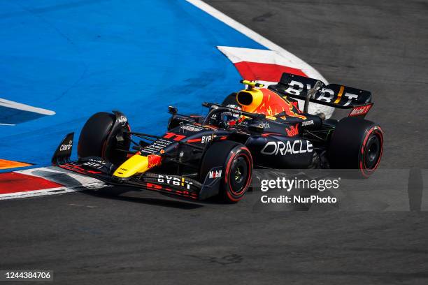 Sergio Perez, Oracle Red Bull Racing, RB18, action during the F1 Grand Prix of Mexico at Circuito Hermanos Rodriguez from October 27th to 30rd, 2022...