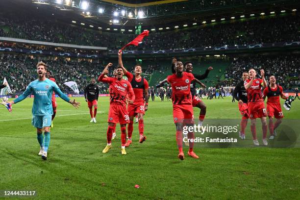 The Team of Eintracht Frankfurt celebrates the win after the match in the UEFA Champions League Group D between Sporting CP and Eintracht Frankfurt...