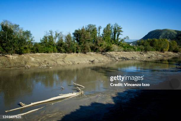 The Volturno river is almost dry. The drought continues in Campania and throughout Italy, due to the lack of rain, causing damage to agriculture, to...