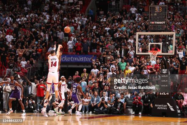 Tyler Herro of the Miami Heat shoots the game winner during the game against the Sacramento Kings on November 2, 2022 at FTX Arena in Miami, Florida....