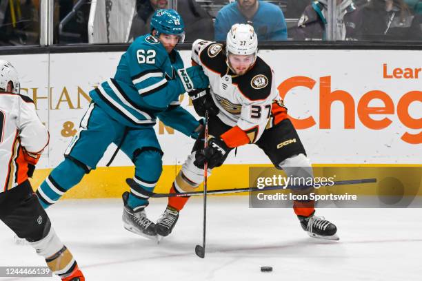 San Jose Sharks right wing Kevin Labanc using his hands on Anaheim Ducks center Mason McTavish after loosing his stick in the match between the...