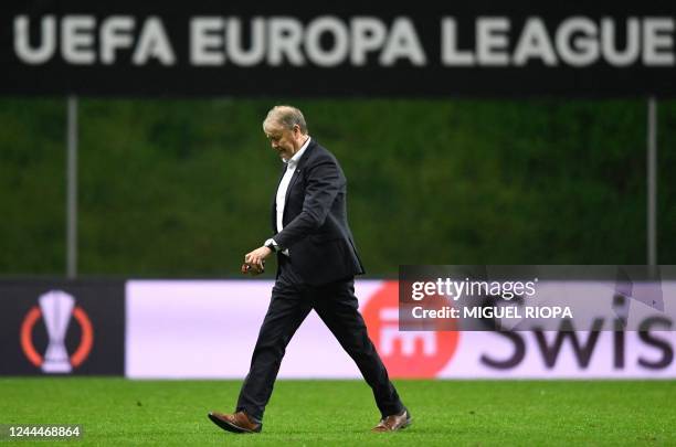 Malmo FF's Norwegian coach Age Hareide leaves the pitch at the end of the UEFA Europa League 1st round group D football match between SC Braga and...