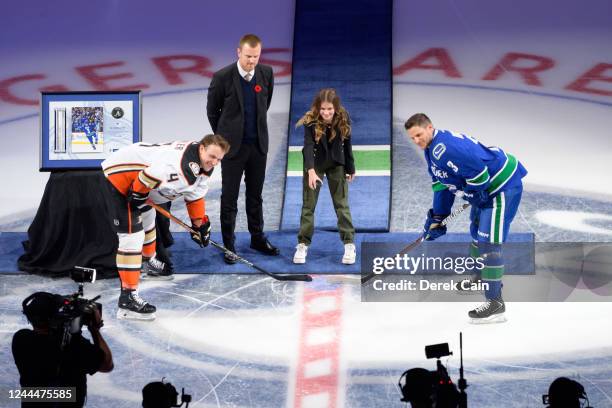134 Kevin Bieksa Headshot Stock Photos, High-Res Pictures, and Images -  Getty Images