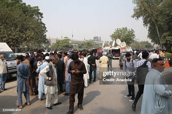 Pakistan Rbe Supporters of Pakistan's former prime minister Imran Khan, gather ...