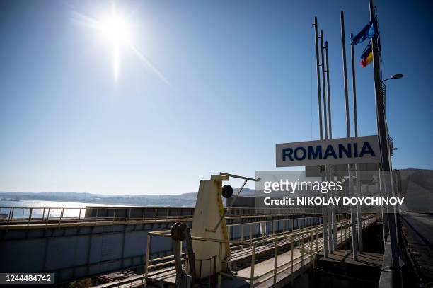 Picture taken on October 29 shows the Romania-Serbia border bridge on Danube river, known as Iron Gates near the city of Drobeta-Turnu Severin. -...