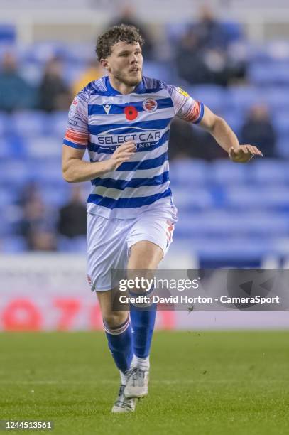 Reading's Tom Holmes during the Sky Bet Championship between Reading and Preston North End at Select Car Leasing Stadium on November 4, 2022 in...