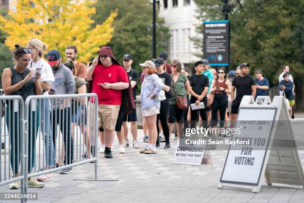 Voting Line Early Voting Lines Photos and Premium High Res Pictures - Getty Images