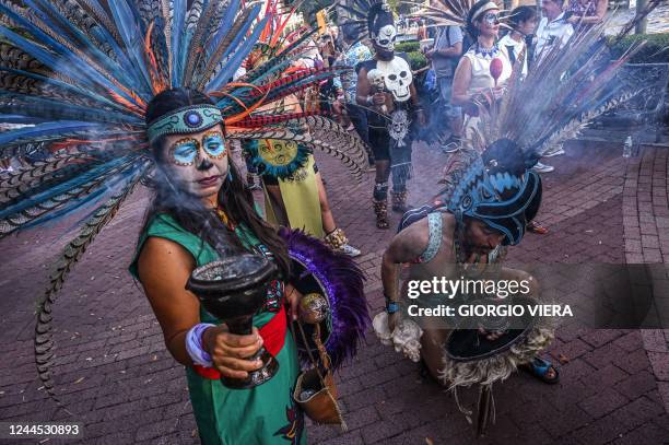 Aztecs Fla Aztec Heritage Photos and Premium High Res Pictures - Getty Images