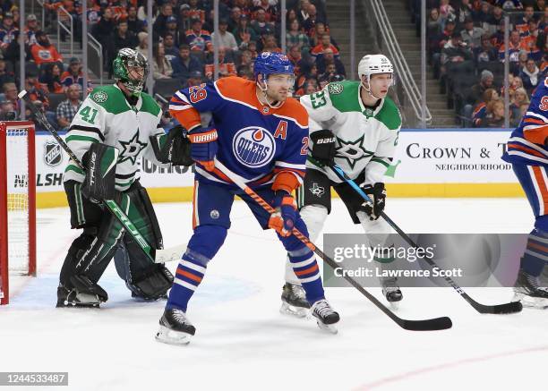 Leon Draisaitl of the Edmonton Oiler in front of the net in the third period against the Dallas Stars on November 5, 2022 at Rogers Place in...