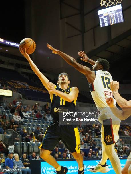 Fort Wayne, IN Dave Stockton the Fort Wayne Mad Ants Jared Butler of the Grand Rapids Gold at Memorial Coliseum in Fort Wayne, Indiana. NOTE TO USER:...
