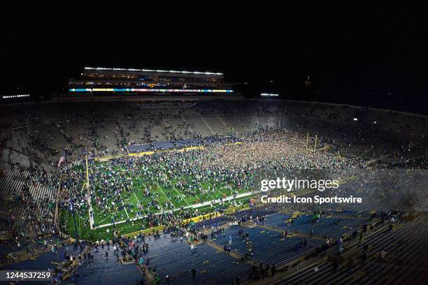 Notre Dame Fans Photos and Premium High Res Pictures - Getty Images