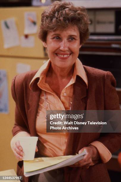 Los Angeles, CA Erma Bombeck, behind the scenes, making of the ABC tv series 'Maggie'.