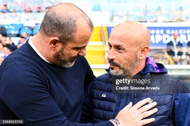 Dejan Stankovic head coach of Sampdoria greets Vincenzo Italiano head coach of Fiorentina prior to kick-off in the Serie A match between UC Sampdoria...