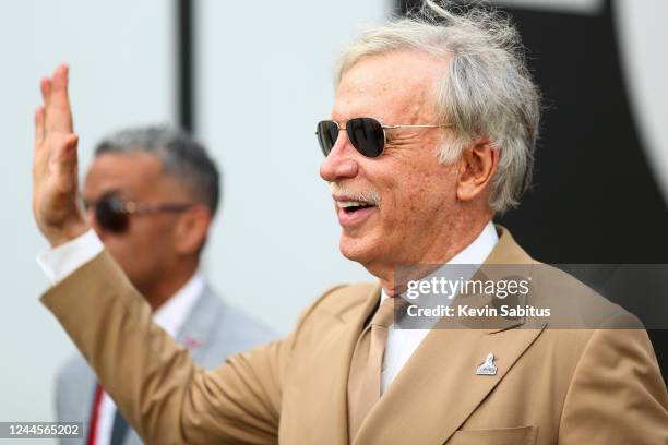 Owner Stan Kroenke of the Los Angeles Rams waves to fans in the tunnel prior to an NFL football game against the Tampa Bay Buccaneers at Raymond...