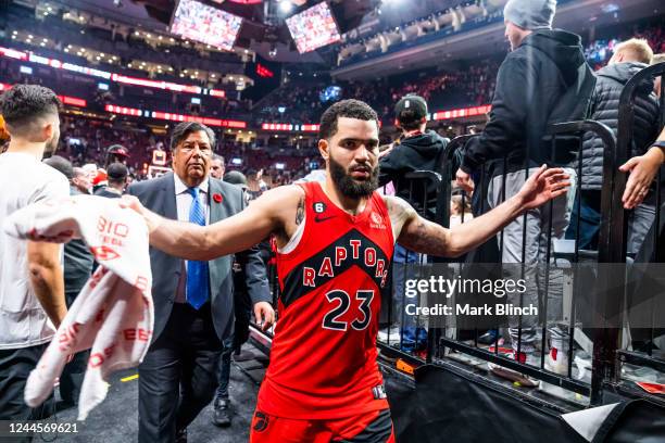 1,425 Toronto Raptors Crowd Stock Photos, High-Res Pictures, and Images ...