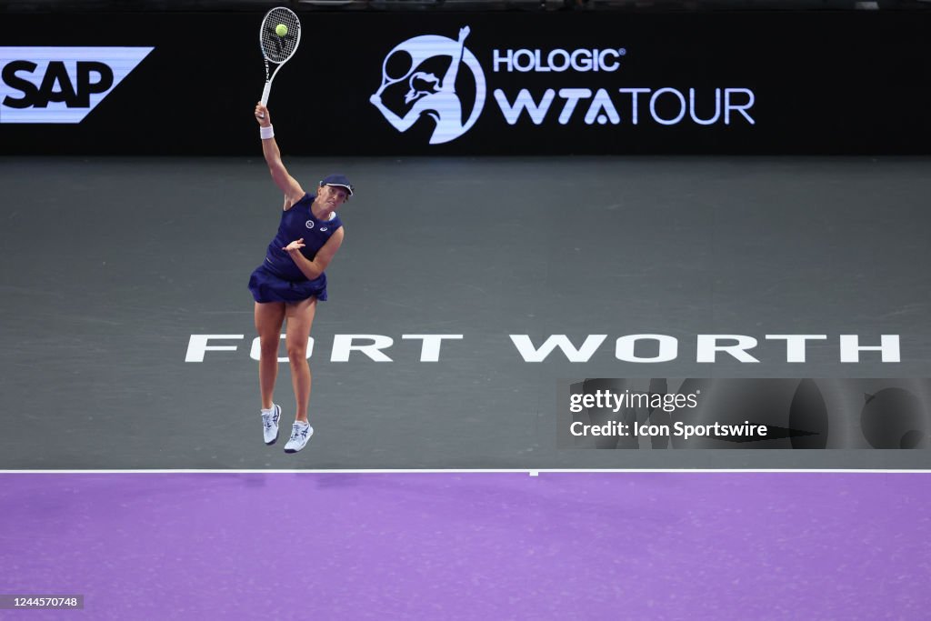 Iga Witek Iga witek serves during the WTA Finals on November 6, 2022 at Dickies