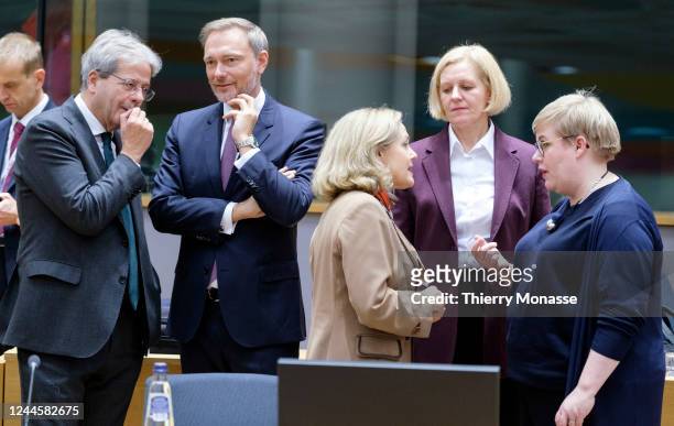 Commissioner for Economy Paolo Gentiloni is talking with the German Federal Minister of Finance Christian Lindner, this Spanish Minister of Minister...