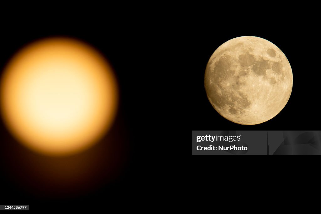 Beaver Moon Color The Full Moon in Taurus, called the Beaver Moon, is expected on 8 ...
