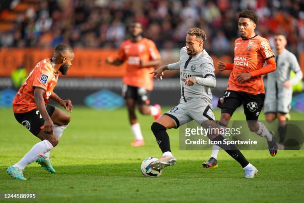 Neymar Jr dribbles around the defense during the French Ligue 1 match between Lorient and PSG at Stade du Moustoir on November 6, 2022 in Lorient,...