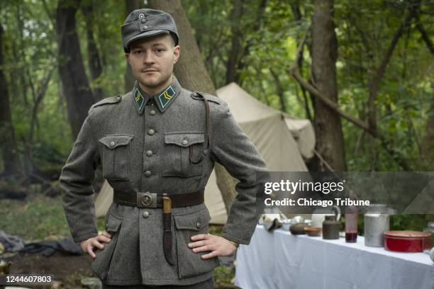 Christian Lachtara interpreta a un soldado finlandÃ©s en el evento de los DÃ­as de la Segunda Guerra Mundial de Rockford en el Museo Midway Village...