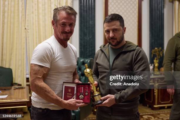 Hollywood actor and film director Sean Penn meets Ukrainian President Vladimir Zelensky as he hands over his own statuette âOscarâ to the Ukrainian...