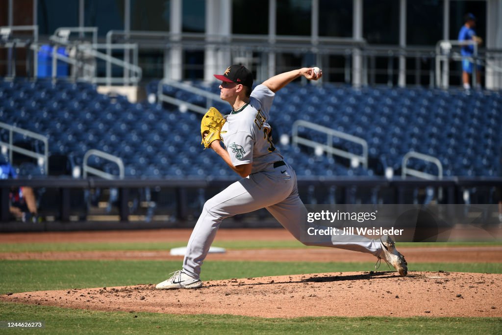 Cusick the Mesa Solar Sox pitches during the game between the... Fotografía de noticias - Getty Images