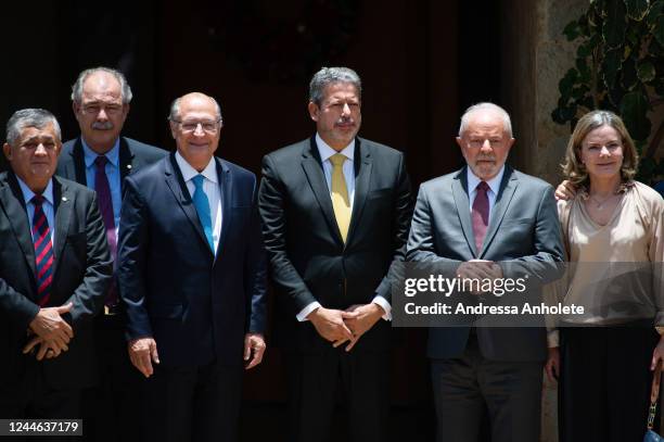 Federal Deputy of Workers' Party José Guimarães, transition member Aloizio Mercadante, Vice President-elect Geraldo Alckmin, Brazil's Lower House...