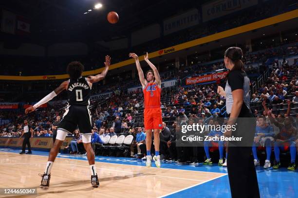 Josh Giddey of the Oklahoma City Thunder shoots the ball during the game against the Milwaukee Bucks on November 9, 2022 at Paycom Arena in Oklahoma...