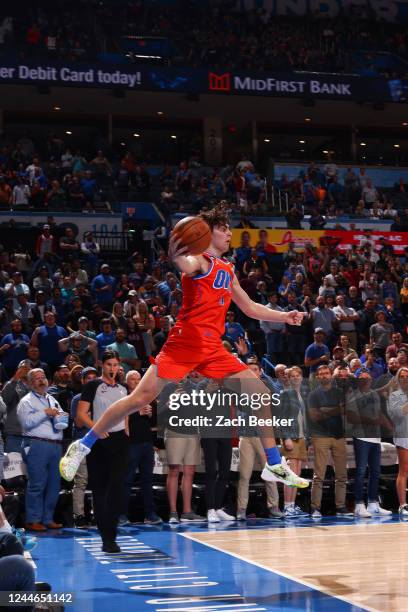 Josh Giddey of the Oklahoma City Thunder passes the ball during the game against the Milwaukee Bucks on November 9, 2022 at Paycom Arena in Oklahoma...