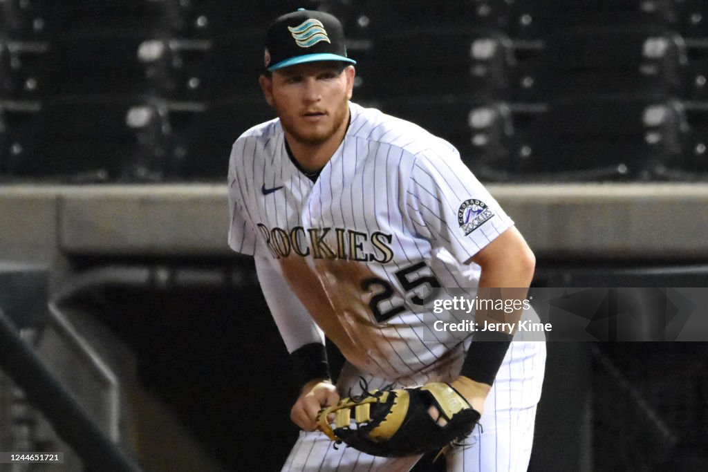 Salt River Rafters Grant Lavigne of the Salt River Rafters defends his position during ...
