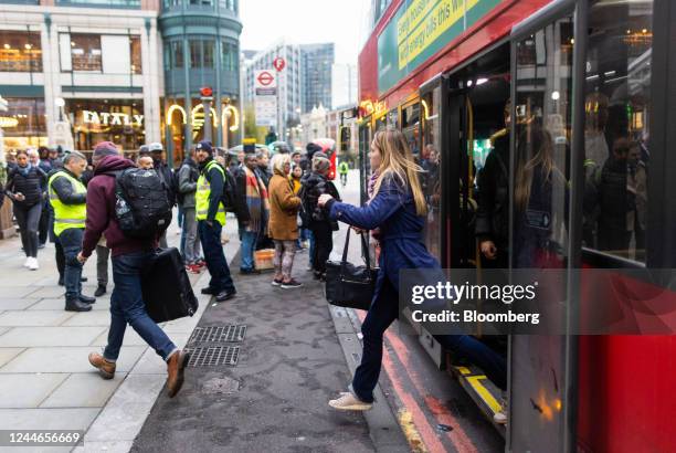 Commuters use buse near London Liverpool Street railway stations, during a one day strike by London Underground workers, in London, UK, on Thursday,...