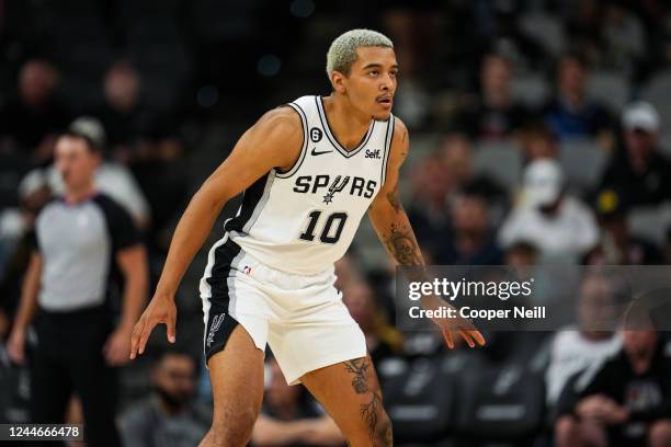 Jeremy Sochan of the San Antonio Spurs plays defense against the Memphis Grizzlies on November 9, 2022 at the AT&T Center in San Antonio, Texas. NOTE...