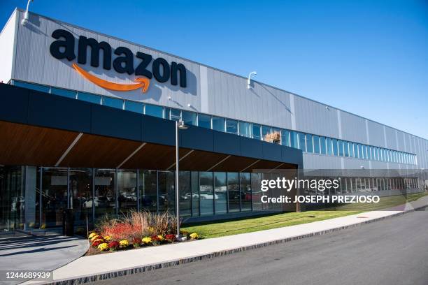 591 Amazon Robotics Stock Photos, High-Res Pictures, and Images - Getty ...