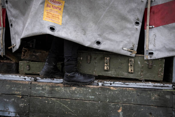 UKR: Ukrainian Bomb Disposal Unit Clear Unexploded Ordnance
