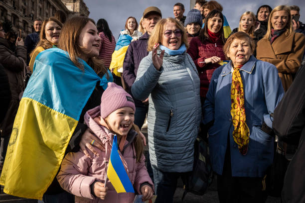 UKR: Ukrainians Celebrate Russian Retreat From Kherson