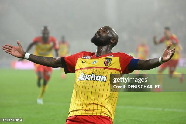 Lens' Franco-Ivorian midfielder Seko Fofana celebrates scoring his team's second goal during the French L1 football match between RC Lens and...