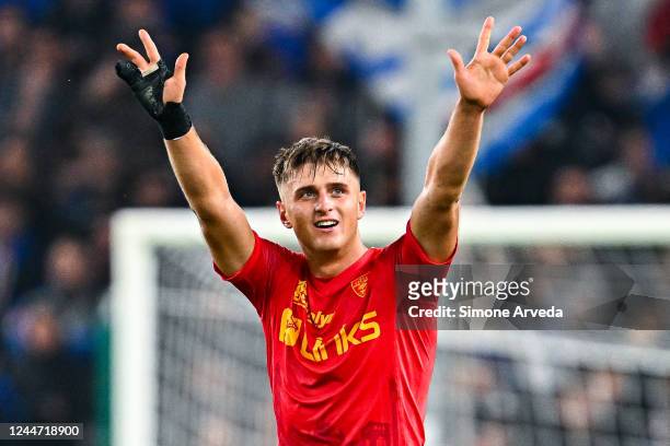 Lorenzo Colombo of Lecce celebrates after scoring a goal during the Serie A match between UC Sampdoria and US Lecce at Stadio Luigi Ferraris on...
