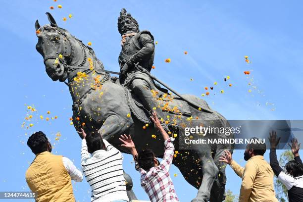 169 Maharaja Of The Sikh Empire Stock Photos, High-Res Pictures, and ...