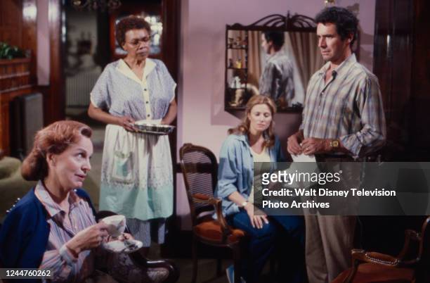 Los Angeles, CA Beatrice Straight, Dorothy Meyer, Mary Frann, Bradford Dillman appearing in the ABC tv series 'King's Crossing'.