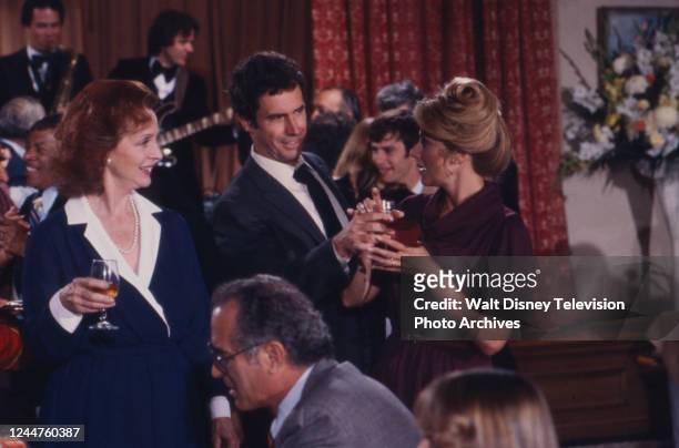Los Angeles, CA Beatrice Straight, Bradford Dillman, Mary Frann appearing in the ABC tv series 'King's Crossing'.