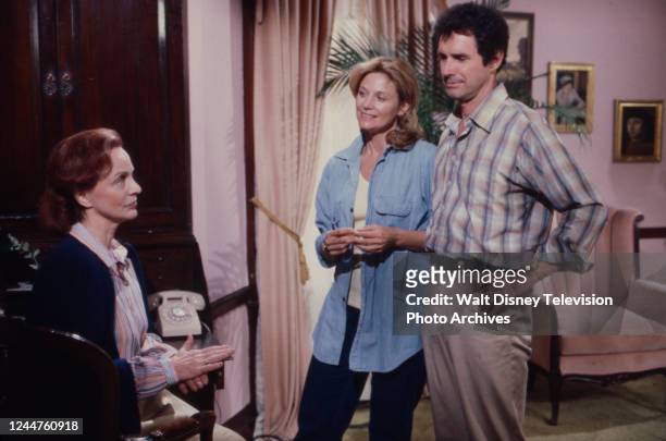 Los Angeles, CA Beatrice Straight, Mary Frann, Bradford Dillman appearing in the ABC tv series 'King's Crossing'.