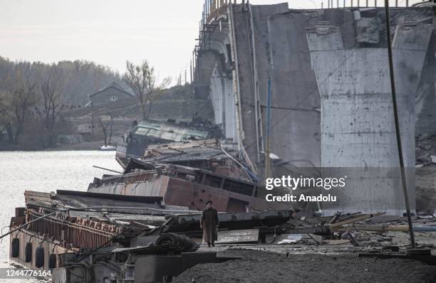 Destroyed Rope Bridge 1,336 Destroy Bridges Stock Photos, High-Res Pictures, and Images ...