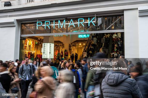 Primark Introduction 5,010 Primark Photos Stock Photos, High-Res Pictures, and Images ...