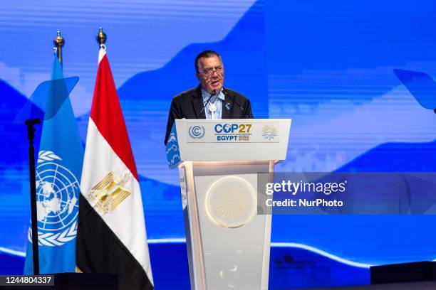 John M. Silk, Minister of Natural Resources and Commerce of Marshall Islands addresses delegates in Plenary room Nefertiti during the resumed...