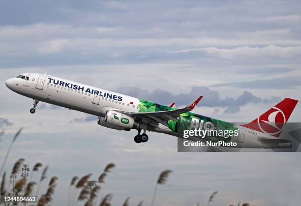 Airbus A321-231 of the company Turkish Airlines , which uses ecological biofuel with 87 percent less greenhouse gases compared to fossil fuels,...