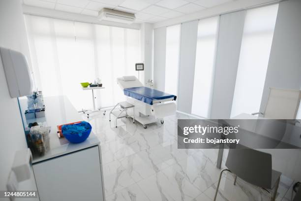 empty doctor's office - medical examination room stock pictures, royalty-free photos & images