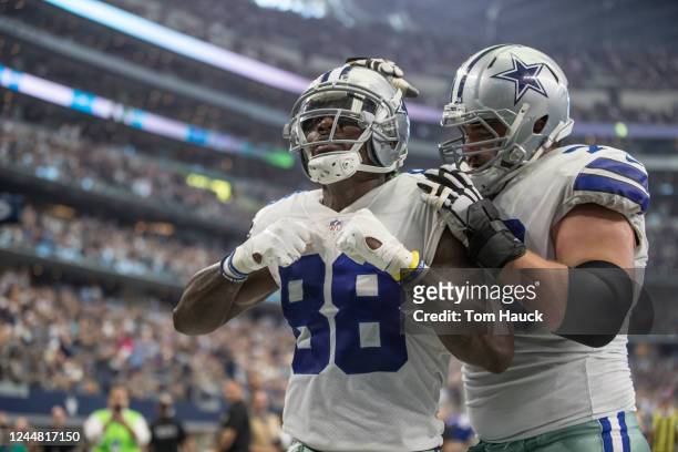 Dallas Cowboys wide receiver Dez Bryant catches a touchdown pass against Green Bay Packers cornerback Damarious Randall during an NFL football game...