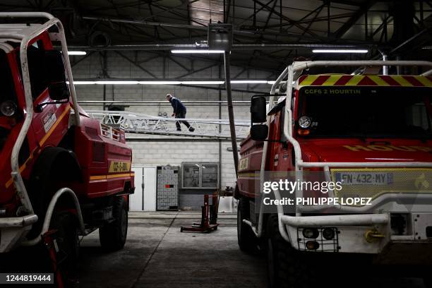 Fire Mechanic 76 Fire Truck Mechanic Stock Photos, High-Res Pictures, and Images ...