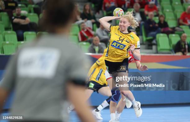 Tyra Axner of Sweden shoots at goal during the EHF European Women's Handball main round Group I between Croatia and Sweden at Arena Stozice on...