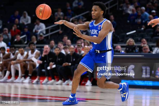 Duke Blue Devils guard Jeremy Roach passes to a teammate during the men's Champions Classic college basketball game between the Duke Blue Devils and...
